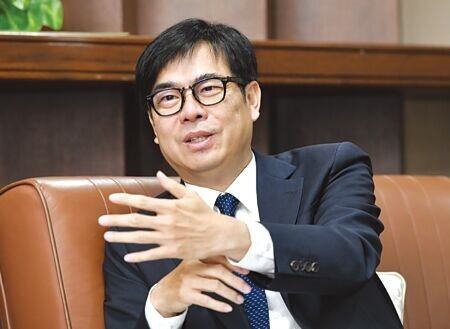 陳其邁接任高雄市長之後,引進捷運聯合開發案的民間資金超過700億元,公辦都更初估投資金額逾1,300億元,合計引資超過2,000億元,大幅挹注高雄財政。圖∕本報資料照片