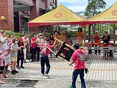 天上聖母聖誕遶境　停留大湖香榭社區