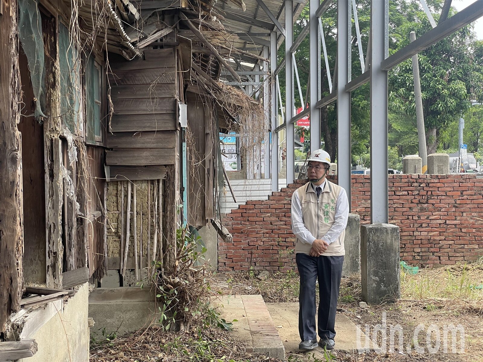 台南市長黃偉哲表示,南農日式宿舍群修復工程規模及經費都相當龐大,工期也長達3年,期盼工程能如期如質完工,重現歷史建築風采。記者萬于甄/攝影