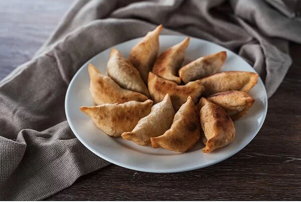 鍋貼是「常青餃子館」的招牌美味。圖／摘自常青餃子館FB粉絲團