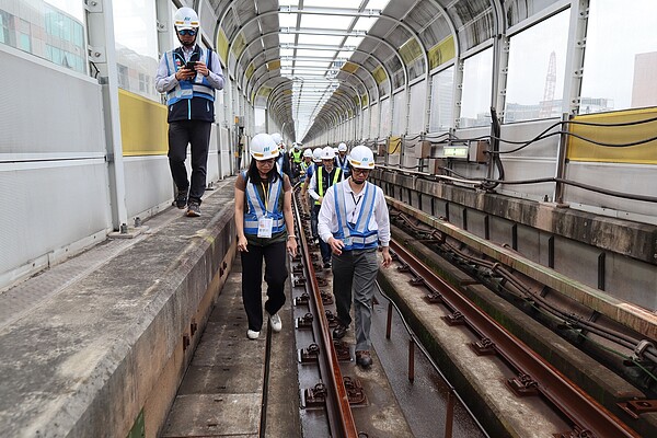 環狀線因地震位移捷運局辦理現勘。圖／新北市捷運工程局提供