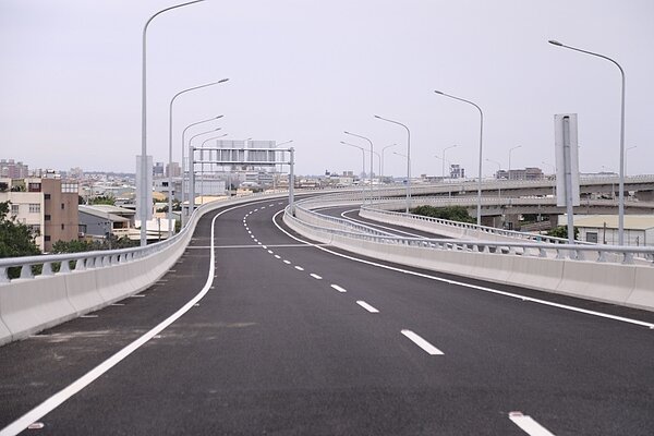 國1增設大雅系統交流道通車。圖/台中市府提供