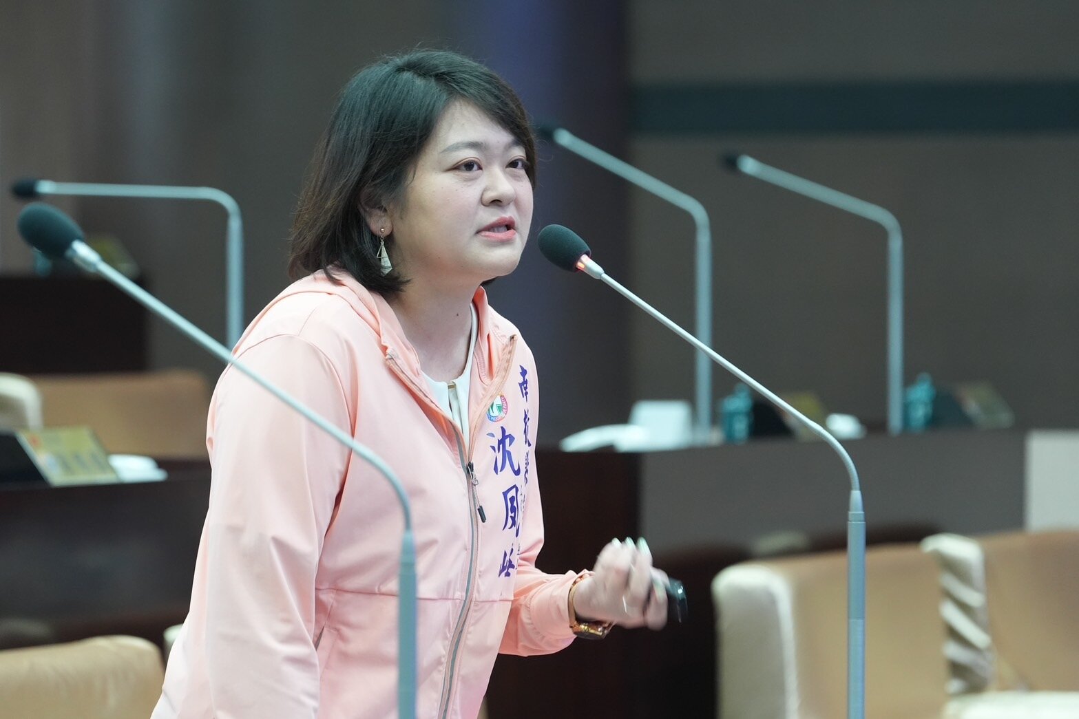 南投市第1期青年住宅最快6月抽籤進行讓售,但遭縣議員沈夙崢質疑防弊機制不足,恐投資客被鑽漏洞牟利。記者賴香珊/攝影