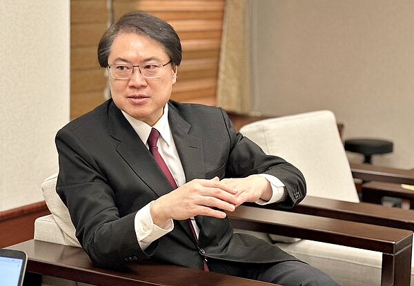 林右昌談到,內政部的重要責任是處理好住宅供給,維持市場秩序,打掉房市炒作,「把居住的房子當作商品與投資標的來炒作,這是不對的價值觀,應該杜絕」。圖/內政部提供