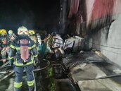 台南市移工宿舍工寮烈焰竄天　火勢猛烈20人緊急疏散