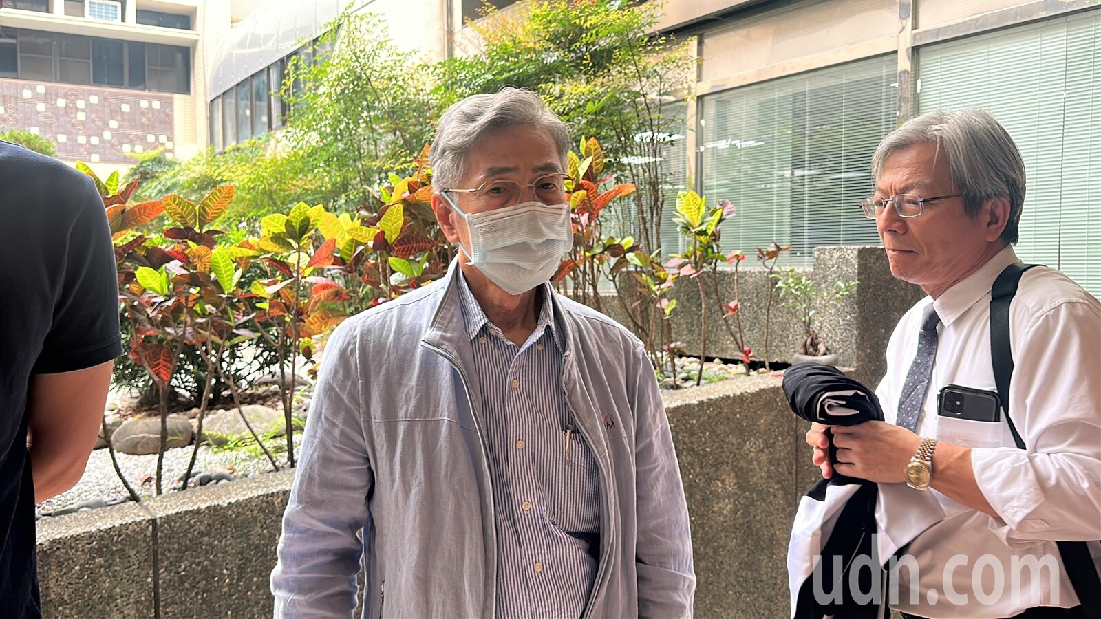 明揚公司前董事長劉安晧（右二）今庭訊時否認過失，強調明揚採分層負責。記者劉星君／攝影 