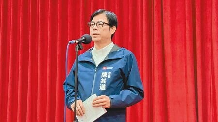 高雄市長陳其邁表示，會投入5700萬元預算，希望解決旗津每到大潮積淹水現象。（柯宗緯攝）