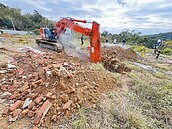 回填21座泳池廢棄物　海撈1.5億