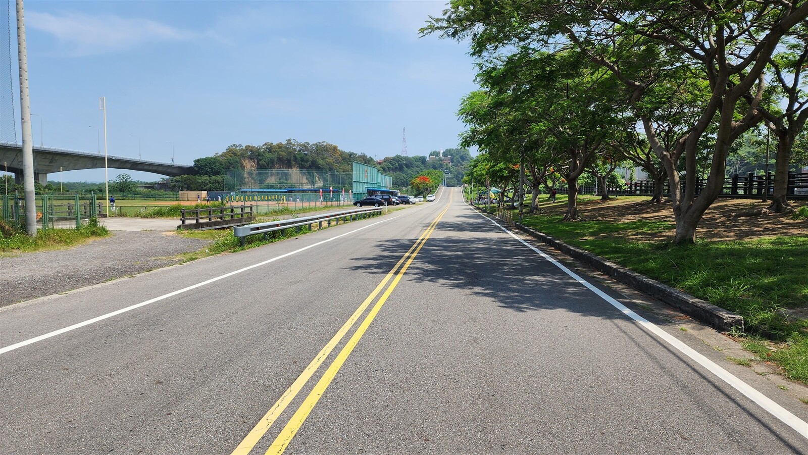 苗25線頭屋外環道將從2線拓寬為4線車道，獲公路局6700萬元補助辦理，工程長度約700公尺，5月初發包後，預估明年6月前可完工。記者胡蓬生／攝影 