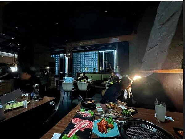 台南多處跳電,部分單位停電,台電澄清「非停電」。記者周宗禎/翻攝臉書