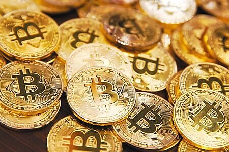 幣圈專家分析,比特幣技術線型突破關鍵價位6萬4,555美元,預期幣價接下來走勢良好,有望突破前高7.3萬美元,且今年推估的高點10萬美元也有望達標。圖∕本報資料照片