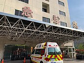 腸病毒、流感病毒肆虐　醫院一床難求　病患苦等