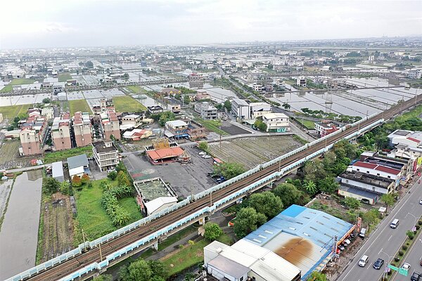 高鐵宜蘭站址位於縣政中心以南350公尺,在縣議會掀起掀起爭論,副議長陳漢鍾認為,站址已經確定了,現在就是要尋求連繫窗口,全力下去推動。圖/聯合報系資料照片