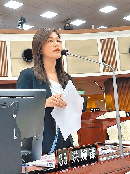 台北市教育局補助清寒國小學童每日30元早餐費,1周提供1次15元乳品。民進黨北市議員洪婉臻22日指出,北市執行方式粗糙,不僅餐費過低,多數由老師購買後統一放在指定教室,造成學生容易被貼標籤。圖/台北市議員洪婉臻研究室提供