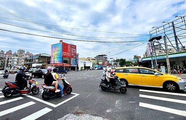 金馬路連結彰化市區與人口密集度第二高的和美鎮，又靠近彰化交流道及與通往台中烏日。圖／業者提供