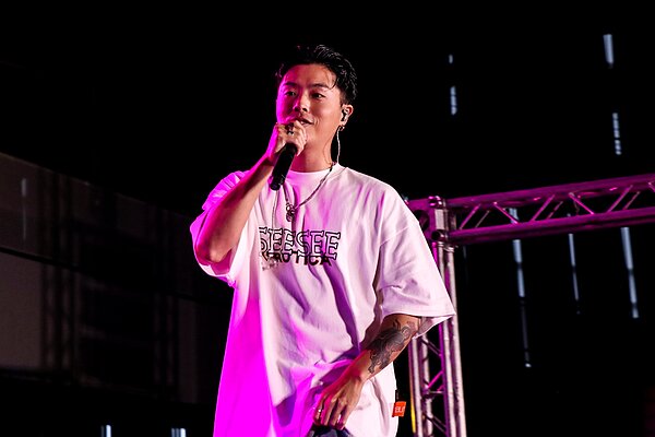 饒舌暖男HowZ帶來《Butter》等多首曲目。圖／文化大學提供