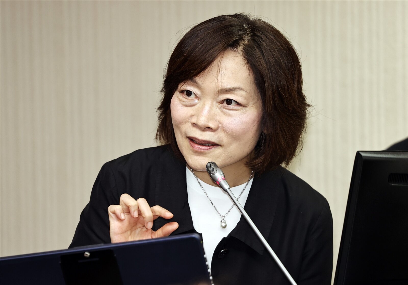 勞動部部長何佩珊表態,反對兩大外送平台併購案。記者杜建重/攝影