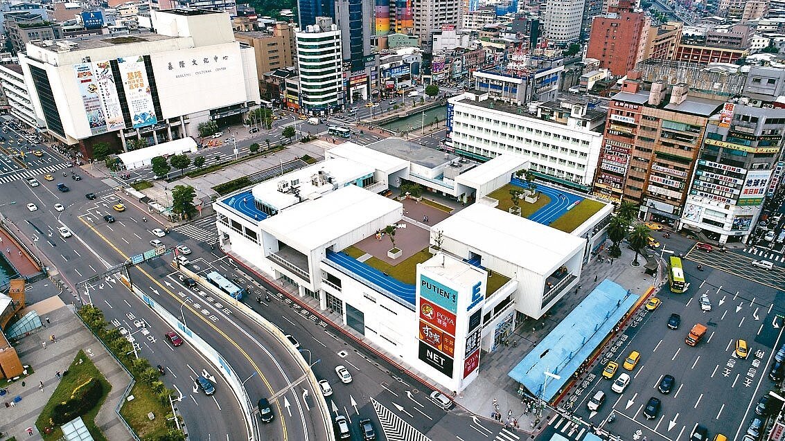 基隆地方法院昨開庭審理確認東岸商場2至4樓所有權訴訟，疫情期間租金減免成為市府和NET攻防焦點。圖／基市府提供