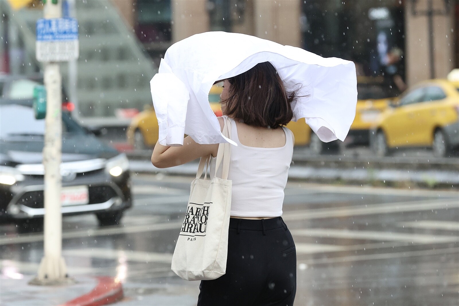 下午起東北季風南下，北部、東半部轉有局部雨，北海岸、東北部有較大雨勢。本報資料照片 