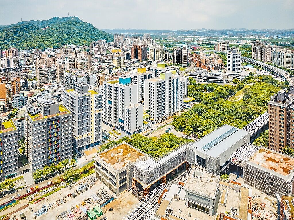 三峽都市計畫北側三鶯線LB06站前整體開發地區及南側整體開發區都市計畫案，18日經新北市都市計畫委員會審議通過。圖／新北市城鄉局提供