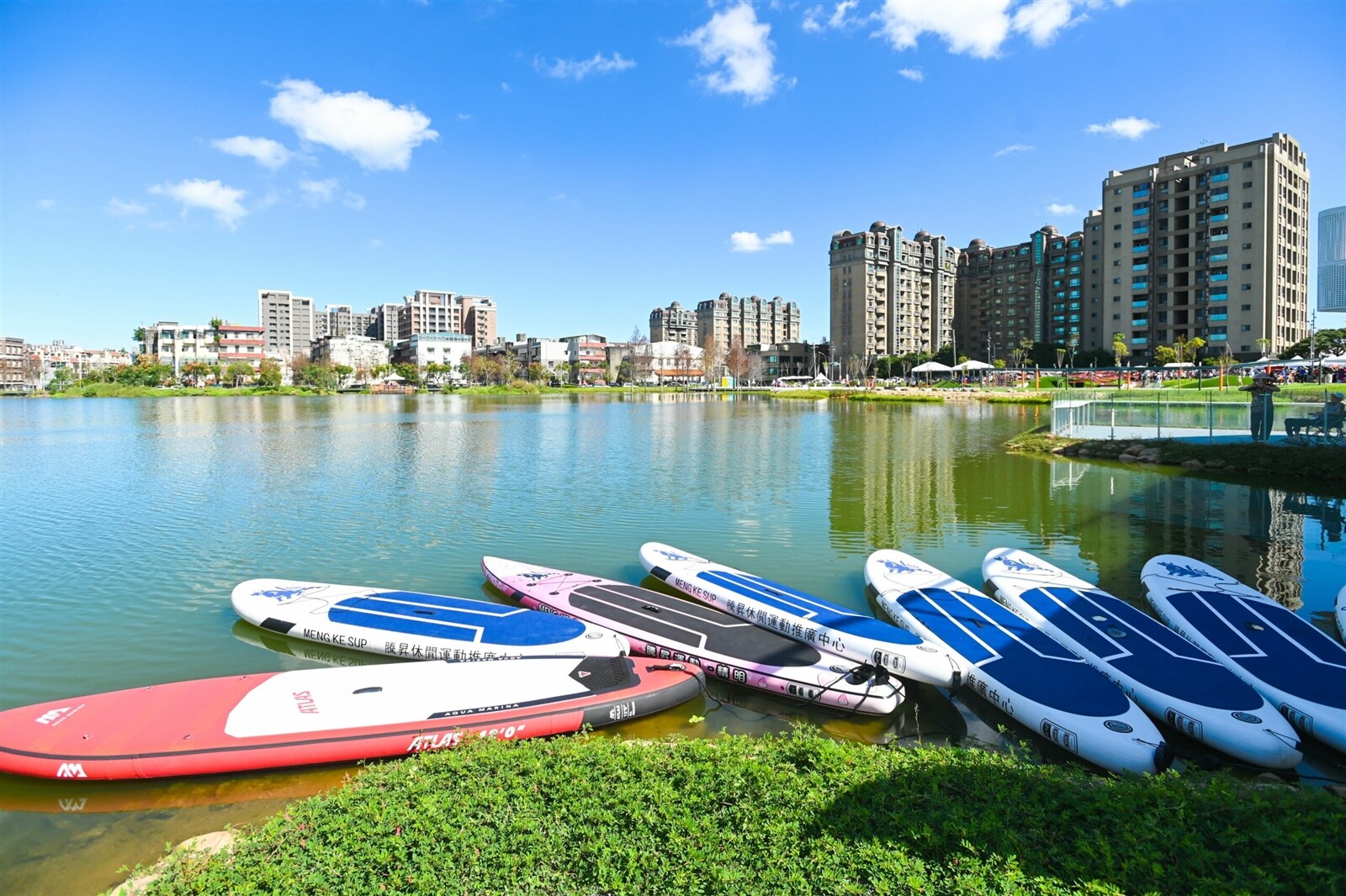 華興池公園適合喜愛水上運動的民眾參與SUP等活動。圖：市府提供