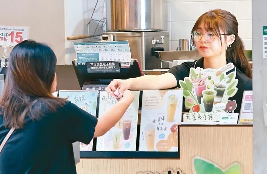 台灣飲料店蓬勃發展,隨時都有新店取代舊店,競爭激烈,因此數位化程度高。示意圖/記者林伯東攝影