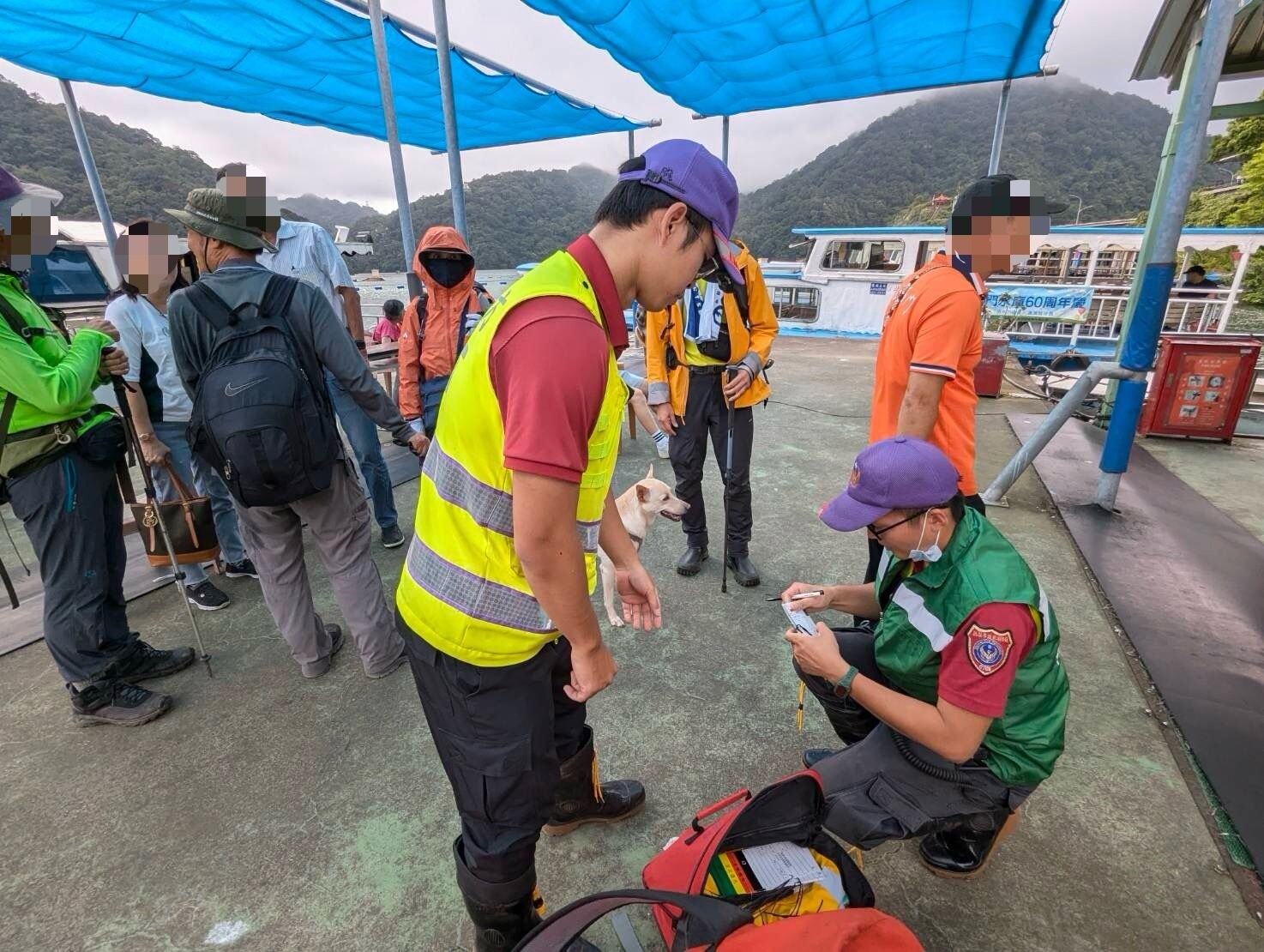 桃園消防隊帶領民眾前往仙島部落碼頭。圖：民眾提供