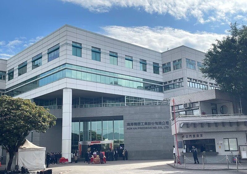 鴻海股價表現亮眼。聯合報系資料照/記者吳康瑋攝影