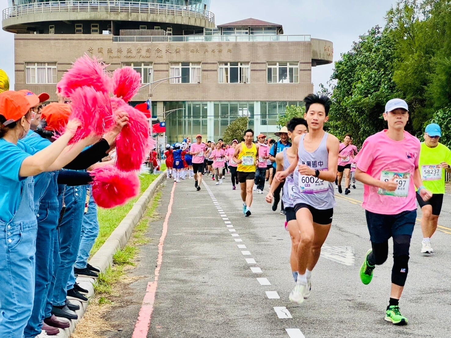 約有5000名跑者報名參加，來自菲律賓、比利時、越南、法國、中國、印尼、日本及香港等地的跑者也來桃園共襄盛舉。圖：區公所提供