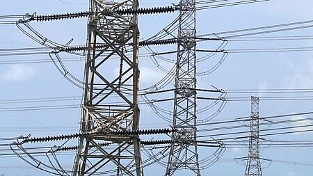政府將優先從4,800多家用電大戶展開深度節電,並擴大導入能源技術服務業(ESCO)機制。圖∕本報資料照片
