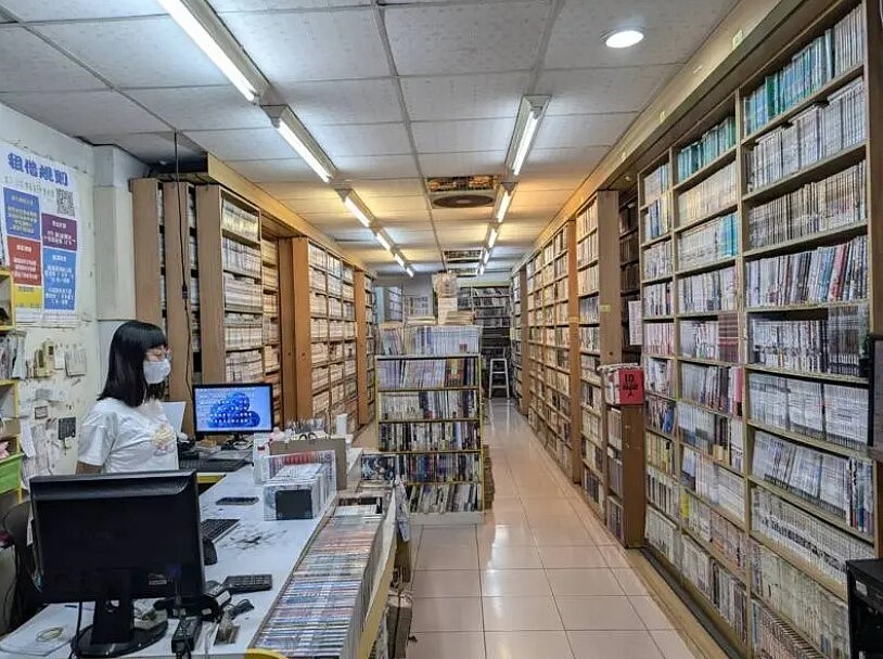 南台灣藏書最多嘉市錦城可魯租書坊明年過年後熄燈,11月1日起拆賣全館書籍。圖/錦城可魯租書坊提供