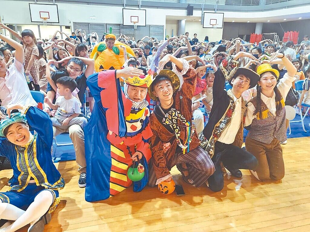 台北市鄰里建設經費常用來舉辦里內節慶活動、美化環境等,民政局考量將上限調高至70萬元。圖/台北市文山區華興里長陳峙穎提供