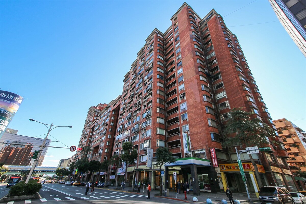 永慶統計近1年實價登錄資料顯示,台北市中山區、萬華區、北投區、文山區和士林區,仍有機會以千萬預算購置住宅。圖/永慶房產集團提供