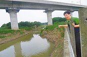 疑高鐵基座阻水流　新化釀災