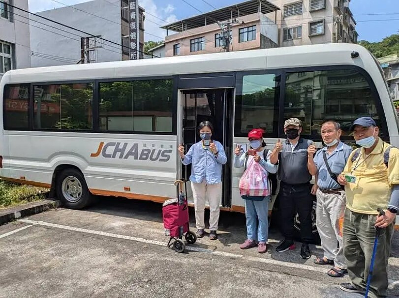 新竹客運公司結束在桃竹苗的公路客運路線,新竹縣14條路線陸續轉型為幸福巴士。圖/新竹縣政府提供