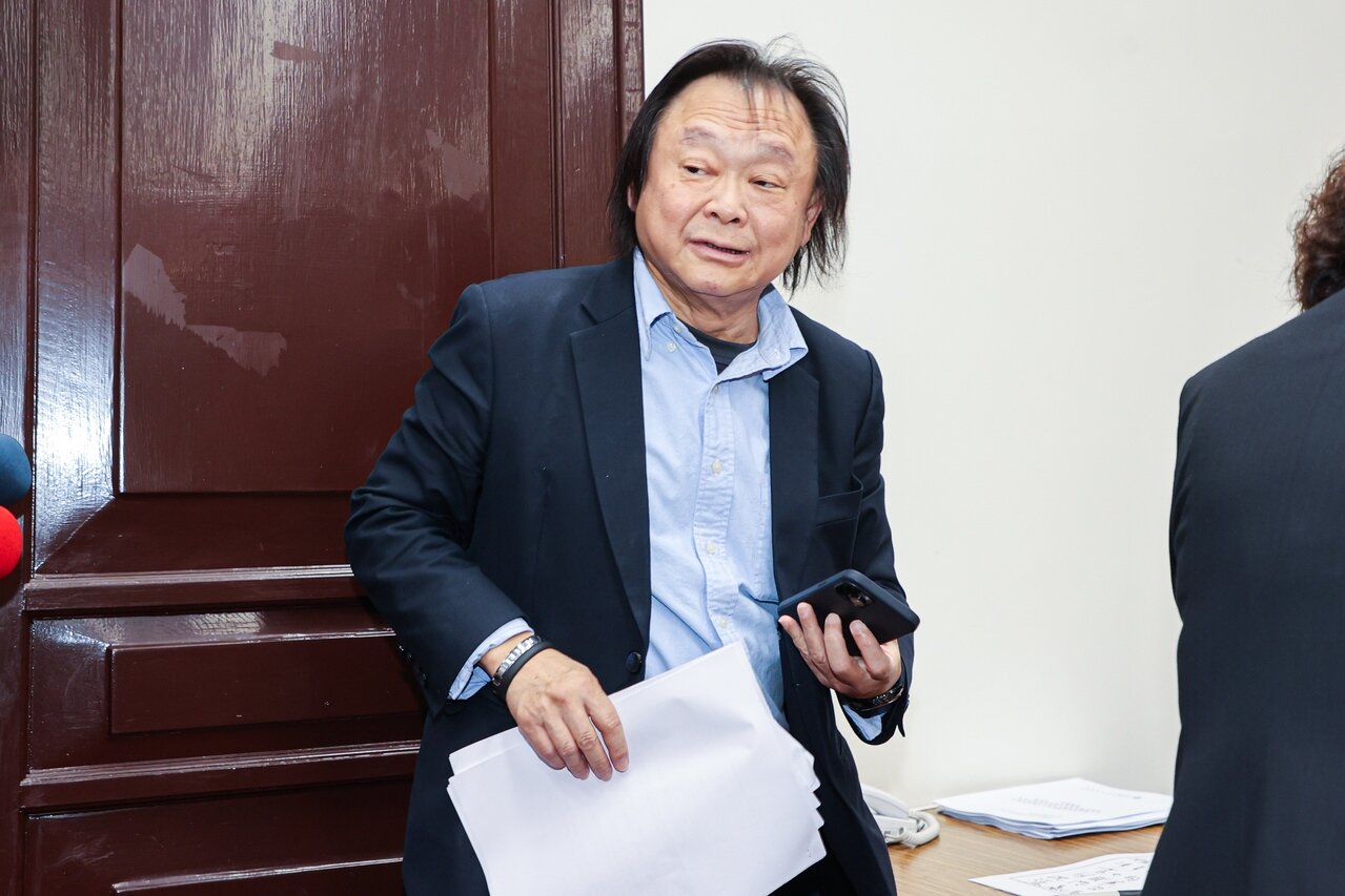 立委王世堅30日在財委會上出具調查資料顯示，2023年底八大公股行庫，對建商逾18個月未動工的購地貸款餘額，高達2,115億元。聯合報系資料照／記者曾原信攝影 