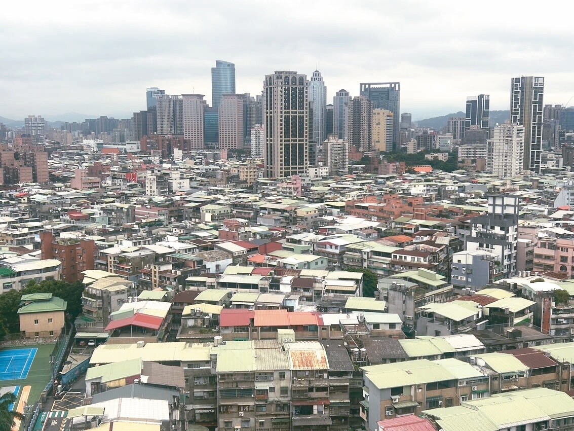 都更條例第65條修正案擴大原建築容積適用對象，新北約有14萬戶建物，未來屋齡達30年申請都更可適用。記者李承穎／攝影 