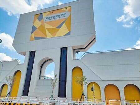 新北市體育局2023年底修正通過《新北市政府所屬運動場館使用管理要點》,刪除板橋第一運動場無法舉辦演唱會限制,板一運動場最快2026年可辦演唱會。(陳慰慈攝)