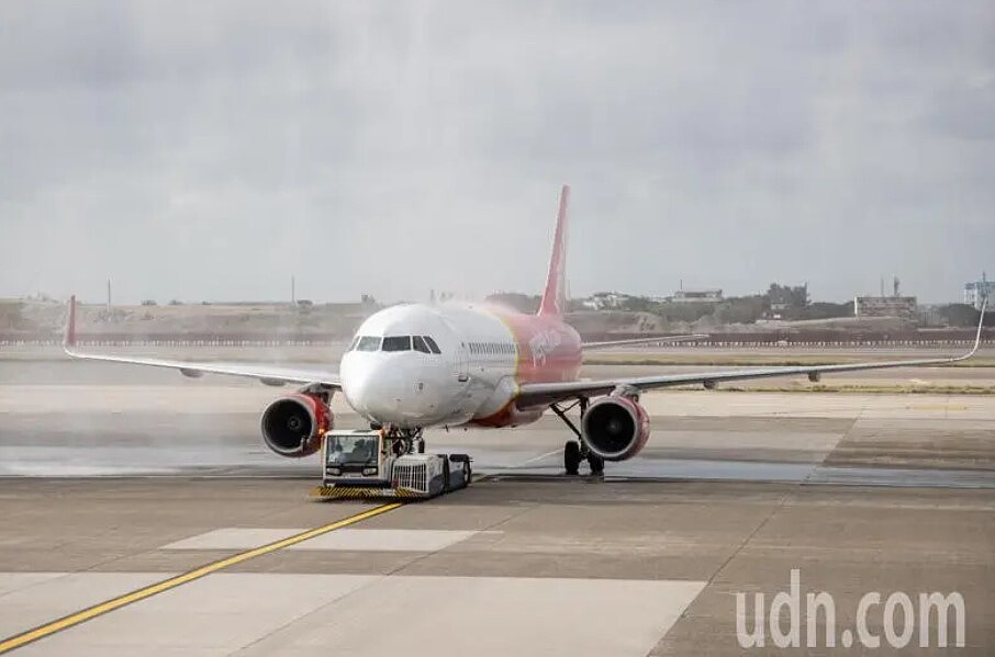 首航航班從曼谷經台北轉機再到沖繩，泰越捷航空去年就已經運用第五航權延遠到日本大阪，再到沖繩，預計下個月再開航到北海道，讓台灣旅客能有更多的選擇。圖／記者季相儒攝影
