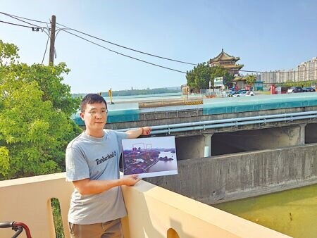 
森林城市協會理事長莊傑任質疑，高雄澄清湖畔開發案「水壩變豪宅」恐是全台首例，若排水不良、甚至潰堤，恐影響數百萬市民用水及生命安全。（任義宇攝）
