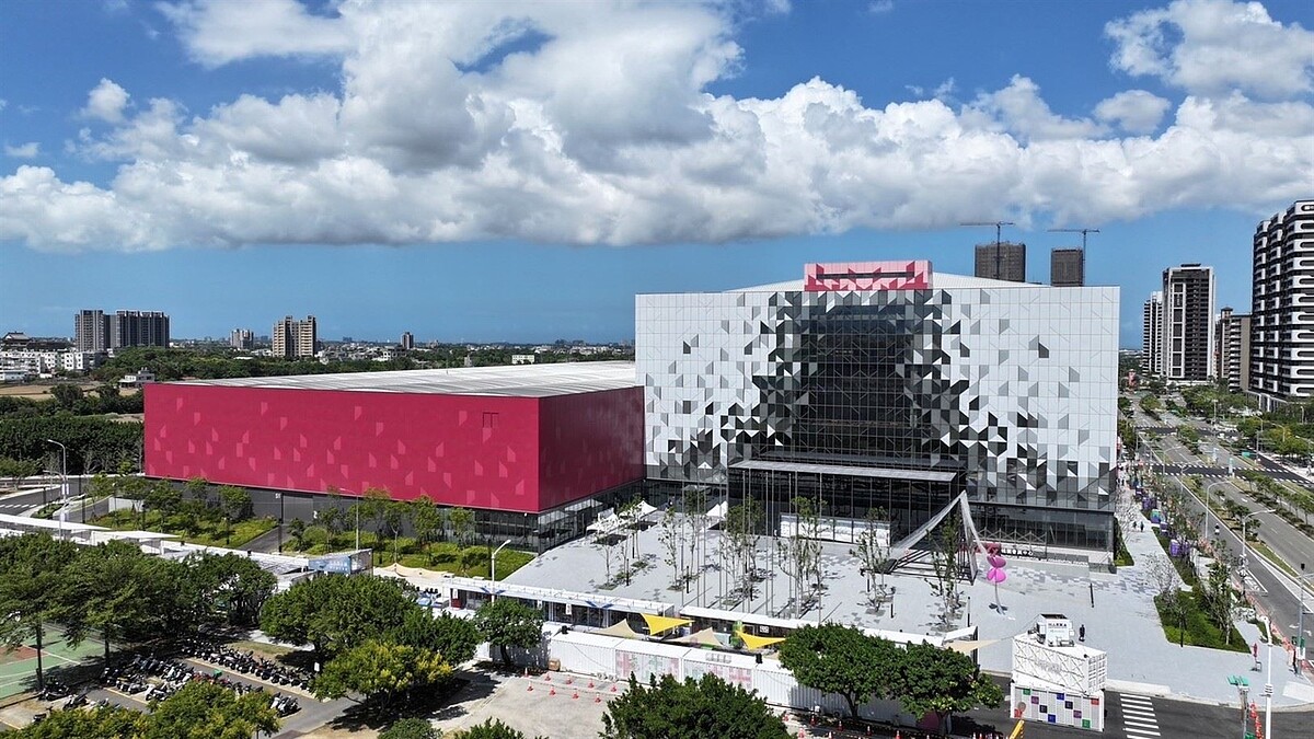 桃園會展中心榮獲第25屆國家建築金獎肯定。圖/桃園市工務局提供