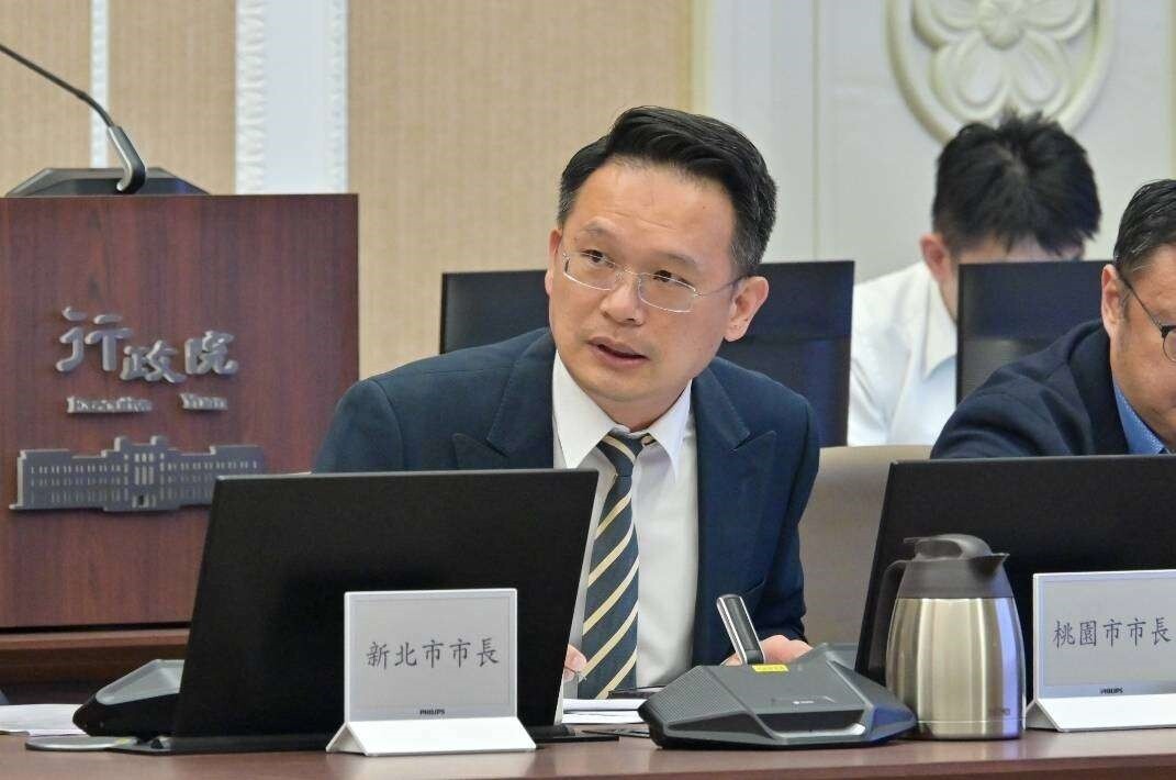 蘇俊賓建議，現有的計畫為全面性鼓勵數位化與淨零和通路發展，但其實中小企業微企業的形態差異甚大，應該擇定重點優先補貼。圖：行政院提供