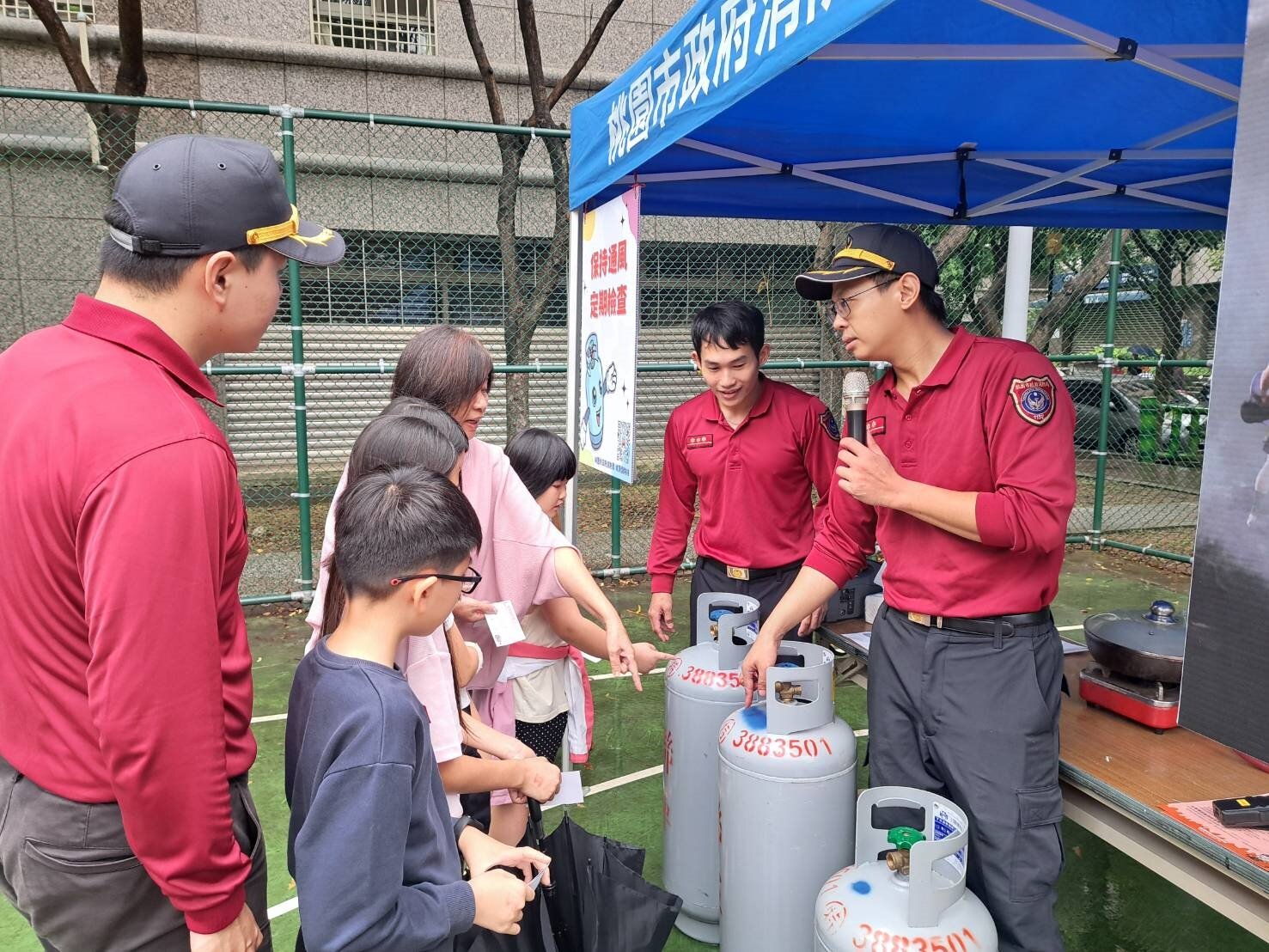 圳頂分隊透過宣導讓里民清楚了解各類防災的重點與問題所在。圖:圳頂分隊提供