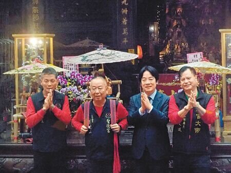 賴清德總統(右二)9日出席新北市金山聖德宮舉辦的文化傳承活動。(張鎧乙攝)