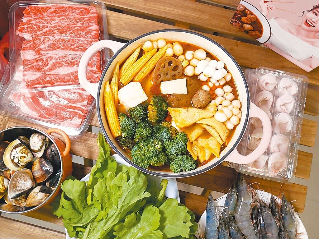 營養師夏子雯建議,火鍋料可挑選高纖、低熱量的食材,吃得美味又無負擔。(夏子雯提供)