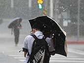 東北季風＋桔梗颱風外圍雲系　這些地區今明雨很大