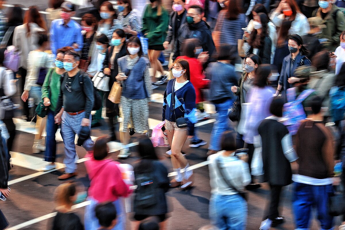 主計總處11日發布今年前九月工業及服務業平均每月實質經常性薪資43,133元,年增0.45%,已連六月正成長。圖/聯合報系資料照片