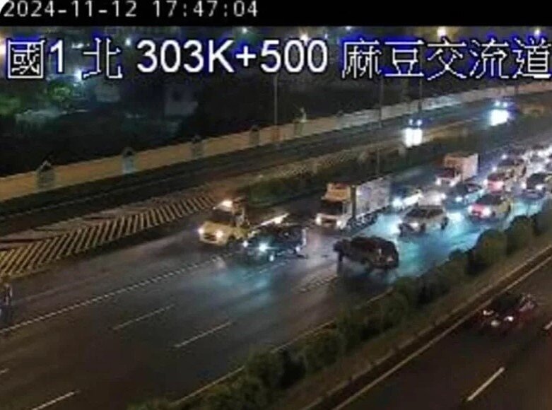國1台南麻豆路段一天發生三起事故,其中2起還是同地點,讓用路人打趣稱真的太旺了。圖/取自台南道路救援(張家班)
