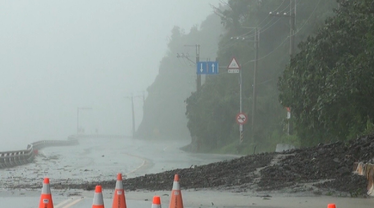 天兔颱風11年前曾襲台，當時造成台東和屏東災情，這次影響範圍雷同，中央氣象署呼籲不能掉以輕心。本報資料照片 