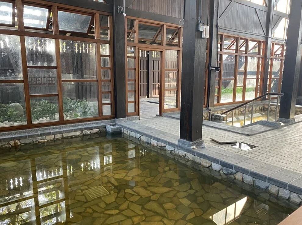 社頭鄉清水岩「清水那方」溫泉露營區內美輪美奐的日式溫泉湯屋完工後,從未啟用。資料照/記者林宛諭攝影
